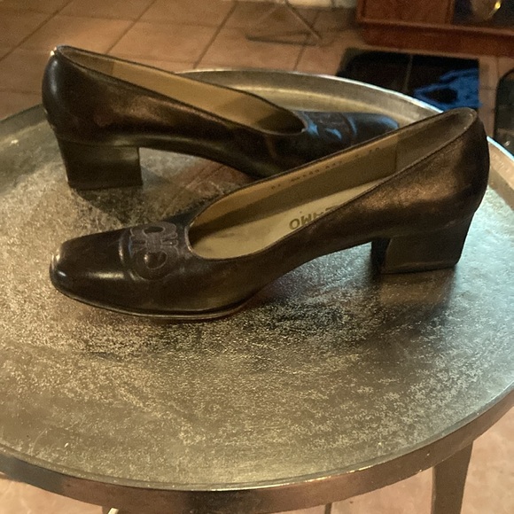 Salvatore Ferragamo Heels with embroidered horsebit, made in Italy - Picture 7 of 13